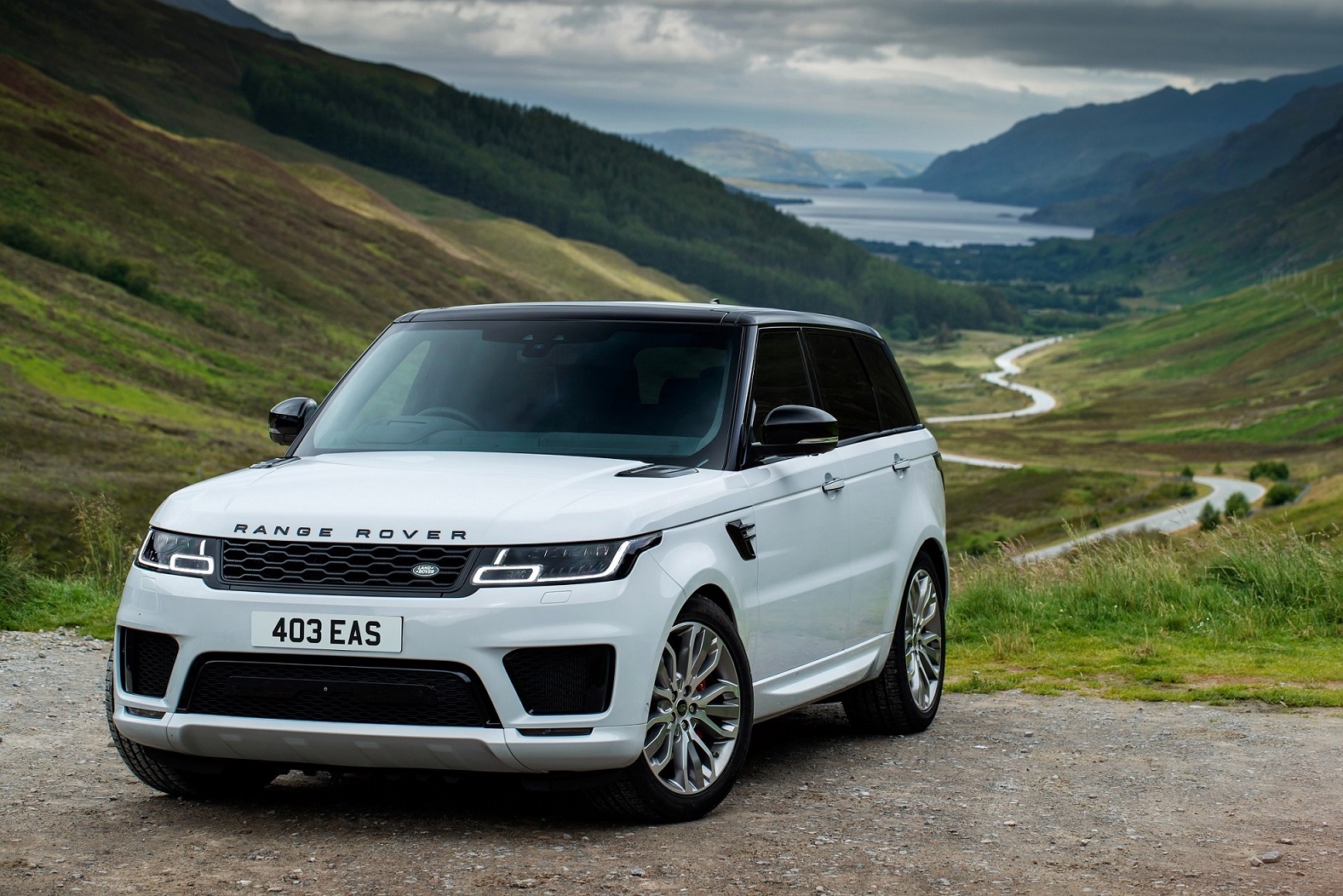 Image for New 48V Mild Hybrid Diesel Joins Plug-In Electric Range Rover