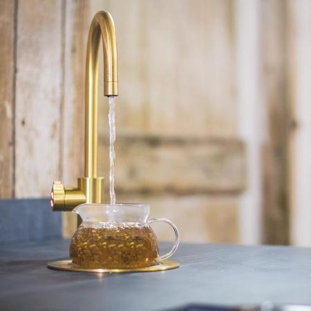 Image for No trouble from bubbles – sparkling water gets clean bill of health