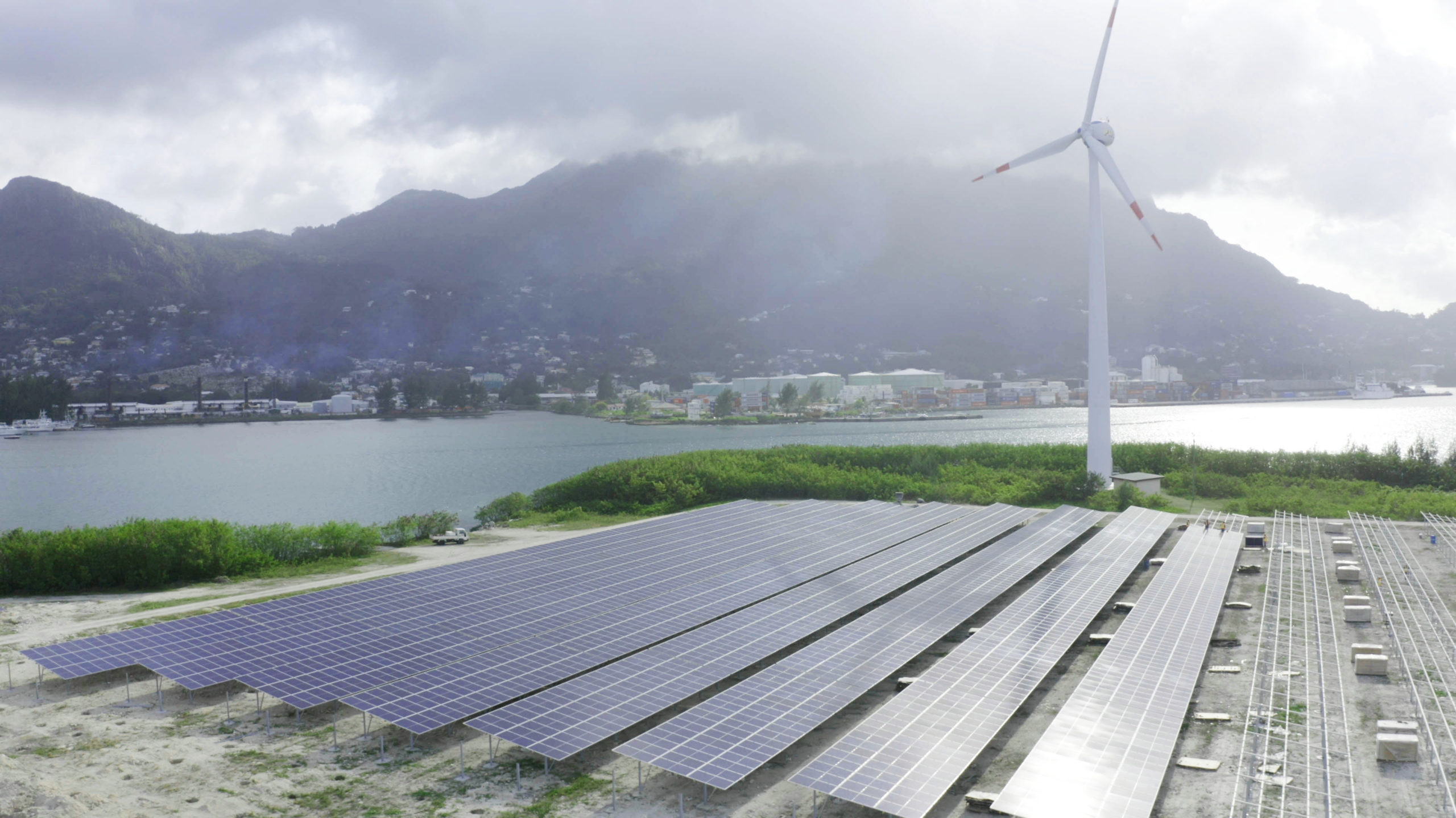 Image for ADFD Finances 90 Renewable Energy Projects Worth AED 4.7bn Over A Decade