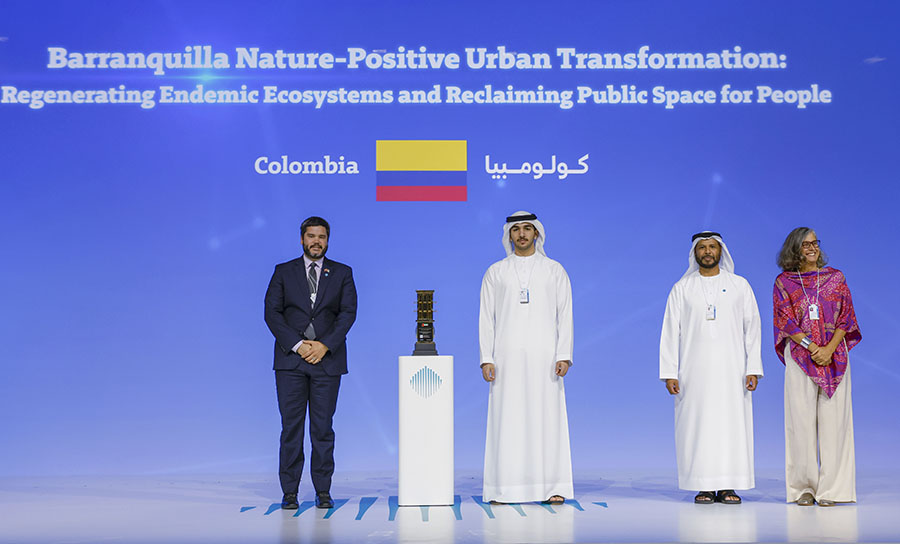 Image for Mohammed Bin Rashid Bin Mohammed Bin Rashid Honours Winners Of The Dubai International Best Practices Award For Sustainable Development