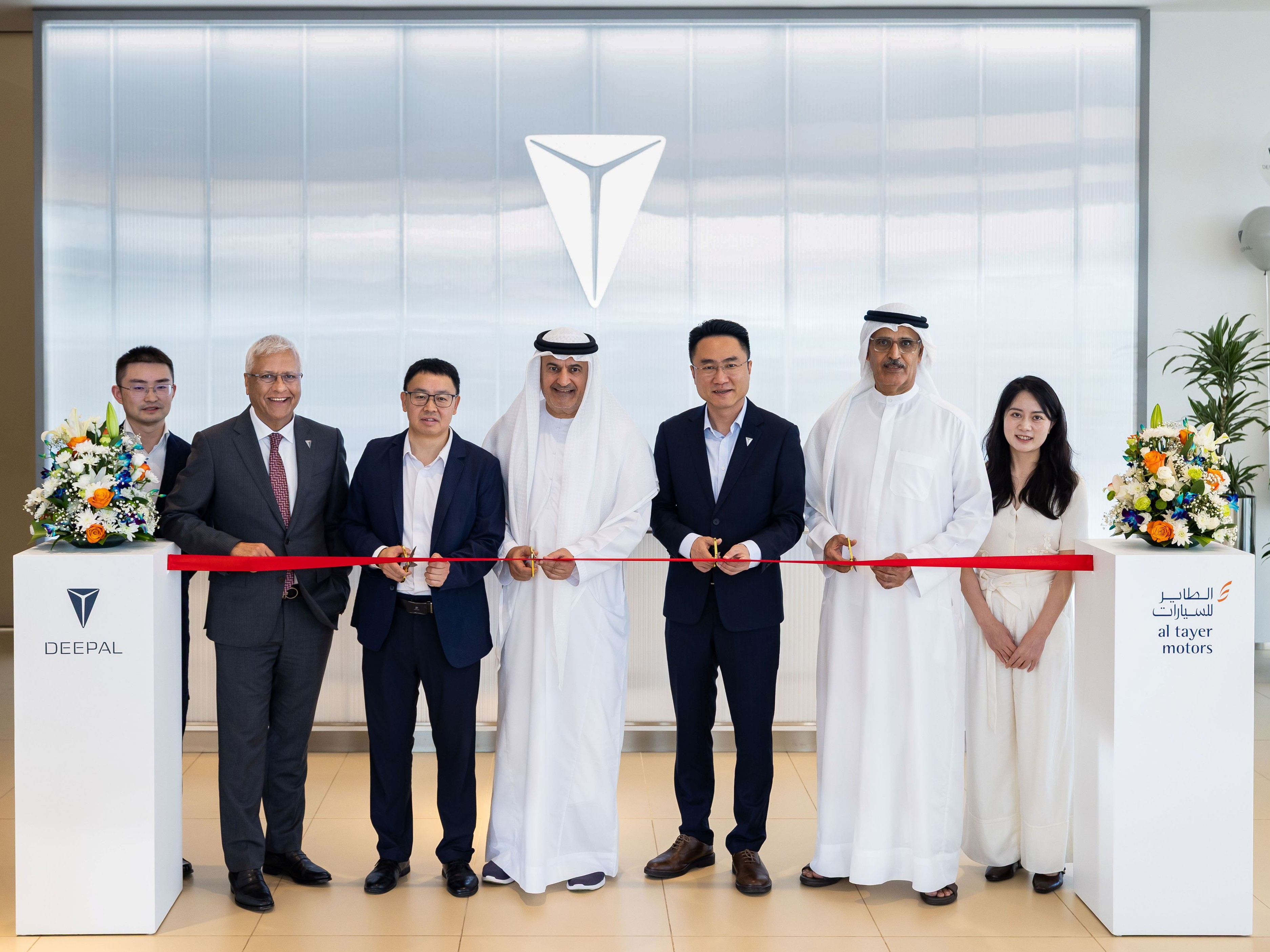 Image for Al Tayer Motors Brings Super Hybrid Power To Sharjah With A New Deepal Showroom